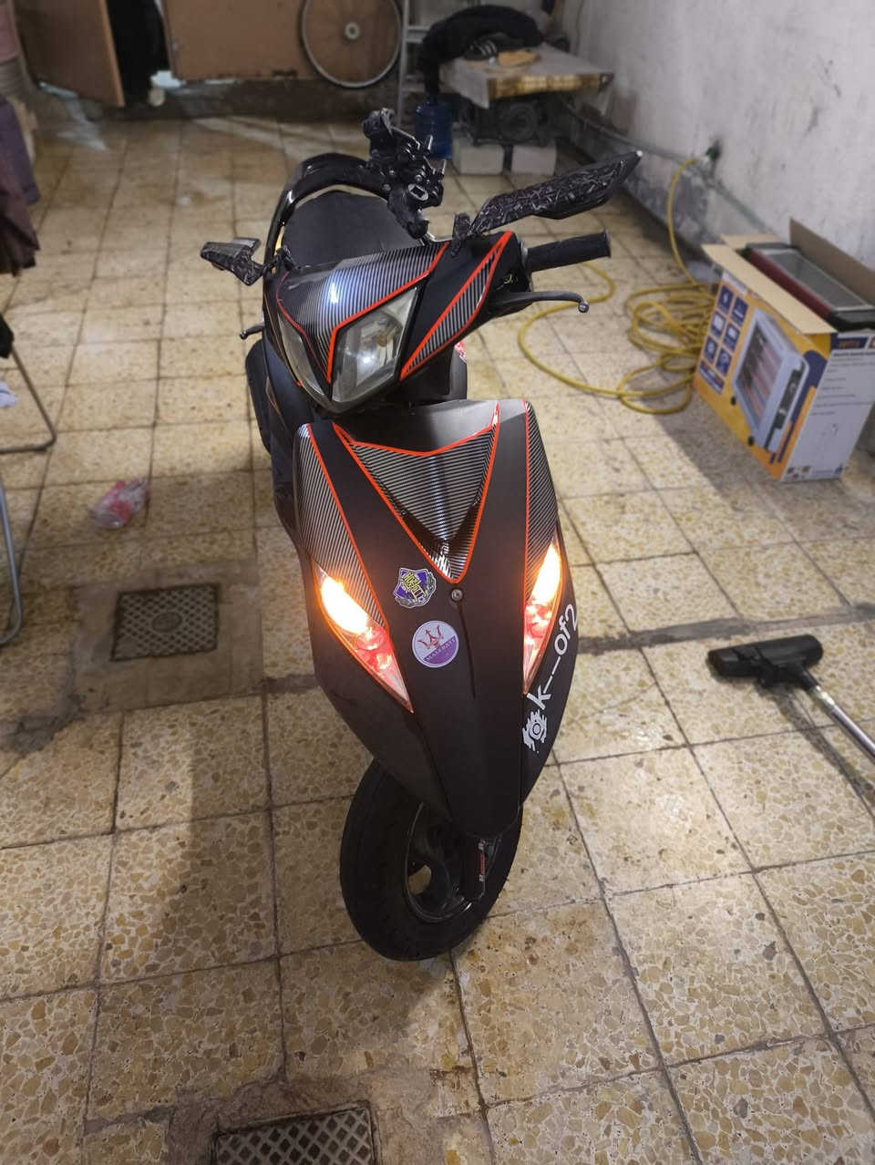 ماكس ثعلب  مغلف بلون اسود طافي لونها سلفري شلخ مابي تغليف للجماليه تفحص وتشوف مكينه مكفوله كلج خلفي رياضي السعر 850 وبيها مجال او مراوس بماكس عدله مكاني نجف للستفسار ***********
