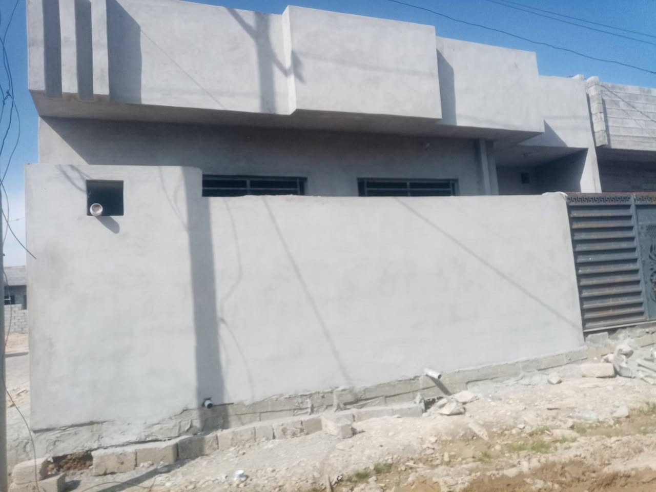 بيت للبيع المساحه ١٠٠ متر المكان القوسيات للأستفسار الأتصال ***********
