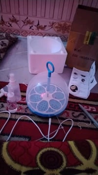 فقاسة حجم 6 بيضات