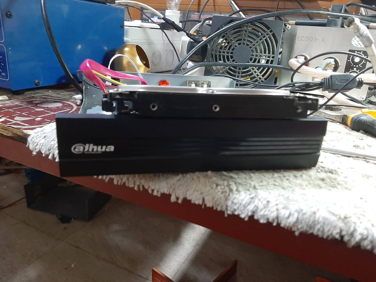 بفضل الله تم الانتهاء من صيانة جهاز DVR لأحد الإخوة من قرية الزاوية 
الجهاز كان يعاني من "شورت" في دائرة الباور أدى لتوقفه تماماً. 
​بعد إصلاح الباور واجهتني مشكلة ثانية في الهارد وبدل من تكليف الزبون شراء هارد جديد تم بفضل الله صيانة الهارد نفسه وإعادته للعمل بكفاءة عالية. 
وكذلك صيانة بوربيم ولايت بيم لاحد الاخوة من قرية الشويرات
بالاضافة لصيانة ستلايت لاحد الاخوة من العناعة 
​مستمرون أيضاً في صيانة: 
الشاشات والستلايت والعاكسات
• ​أجهزة الإنترنت (PowerBeam & LiteBeam) ومعالجة مشاكل الشورت.
حيث تتم يوميا صيانة هذة الاجهزة 
​متوفر لدينا الآن: 
• ​بطاريات أصلية 3.7v تجميع  للعاكسات 
• بطاري مكائن الحلاقة1.2v 

​ الوسام لصيانة الاجهزة الالكترونية
داخل قرية اللزاكة
المهندس سالم الحمادة ***********
