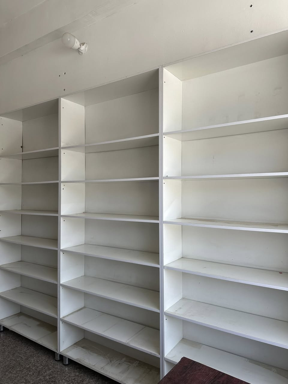 السلام عليكم رفوف اسواق Mdfالحجم الثقيل للبيع للاستفار التواصل على الخاص او على الرقم ***********
