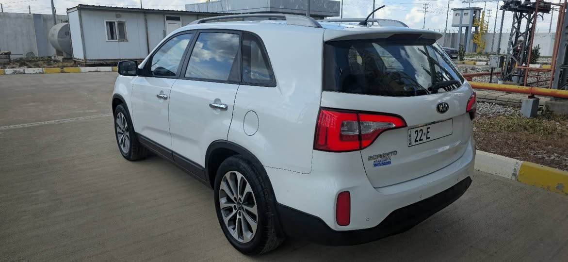 سورنتو 2014 خليجي ابيض ثلجي مكينة 4 سلندر 2400 دوش شرط لا صرف ولا نفخ  السيارة  فول مواصفات عدا  البنوراما كشنات كهرب تشغيل بصمة مع بصمة ابواب داخل صاج ترحيب دوسات مع إنارة ابواب تحكم استير كروز سرعة نظام يكو مود درايف شاشة مع كاميرا مع حساسات خلفية وامامي مرايات شفط مع إشارة بالمراية بردات خلفية لايت لد مع منظومة زنون بك لايت لد سبعة راكب تبريد مركزي بيانو ويل كب كروم السيارة جديدة و مكفولة كفالة عامة من الصبغ والتبديل طخم امامي خلفي جديد مع طخم تأيرات جديد السيارة رقم اربيل مميز سنوية إلى 2032 و هزة وفحص ولوحات جديد شرط التحويل البيع بس نقد مكاني برطلة وموصل شراي خابر لو ادخلي خاص
***********
***********
