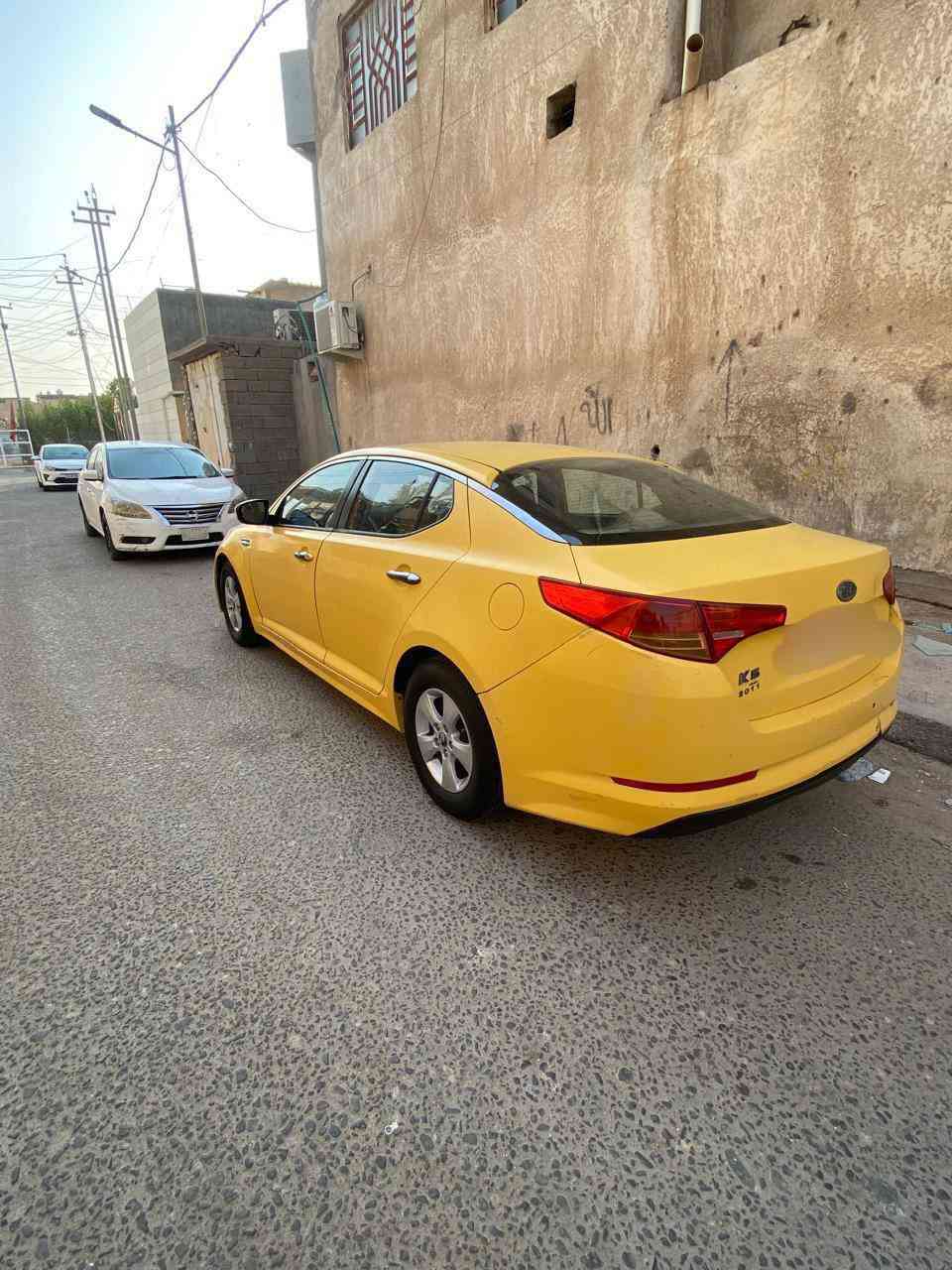 سلام عليكم سياره  أوبيتما K5
موديل 2011 
سياره جاهزه ما بيه نقص حداديه اماميه و خلفيه جديده تايرات جدد 
رقم جديد إنكليزي منظومه غاز كامله سياره مصفره هيئه وغرامه 
سياره بيه طخه بالجاملغ إلمامي اليسر 
مكان سياره بصره سعر 85 بيه مجال 
رقم *********** 
***********
