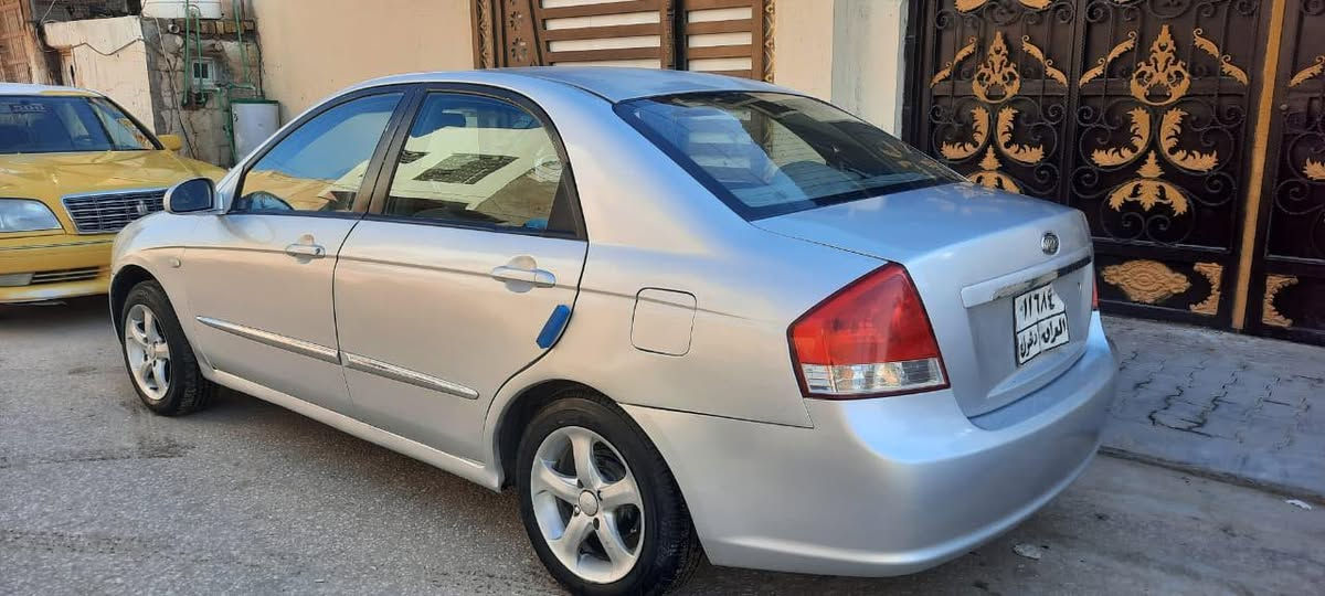 السلآم عليكم كيا  سيراتو موديل 2007 بيها المواصفات المعروفه شاشه حساس كير مكينه  1600 ع شرط حداديه  حلوه تخم  تاير   مصبوغه احزام اثر جراد سياره حلوه تبريد*  بيها ضربه باللغد  صوب العبري السياره حلوه وجاهزه رقم دهوك سنويه ساقطه  السعر *67 * مع المجال العنوان النجف حي الميلاد   للاستفسار الاتصال ع رقم  ***********   واتساب اتصل بيه خير ودلل مكلف بل نشر رقم صاحب السيرة
