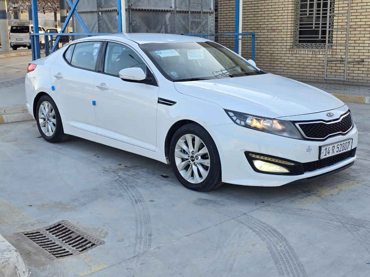 السلام عليكم كيا اوبتيما خليجي موديل ( 2014 ) سياره فول مواصفات واحد 1️⃣ على واحد 1️⃣ محرك 2400 دوش سيارة جديده وجاهزه مكفوله من الضربه والتبديل بيه صبغ الأبواب عل داير الخلفي جهة السايق اثر طخه مال ستوته شرط لا معجون ولا ضربه داخليه سياره جاهزه من كلشي كير مكينه حداديه تبريد تخم تاير كهربائيات رقم دولي انكليزي باسم ولد صديقي تحويل مباشر سنويه وهزه جديده للاتصال 
( ‭0780 741 2514‬ ) السعر ( 137 ) رجااا مو شراي لايكسر بحلال الناس
