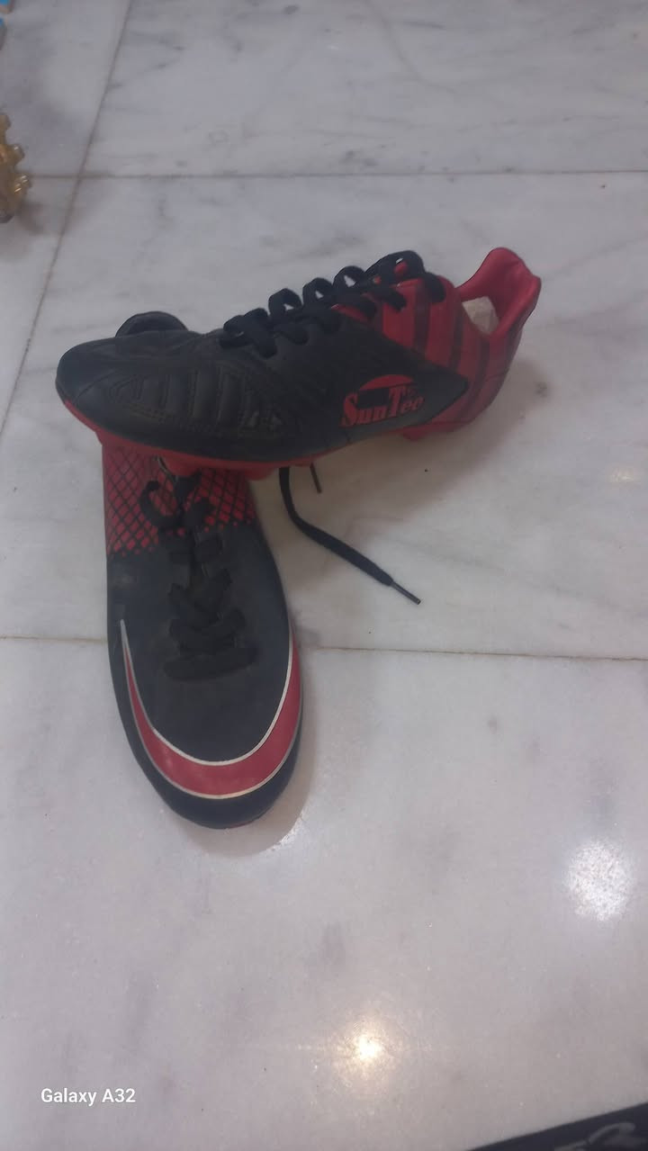 حذاء قدم استد السعر١٥ ألف ناحية الإمام ***********رقم يوجد توصيل جميع المحافظات سيد حسن
