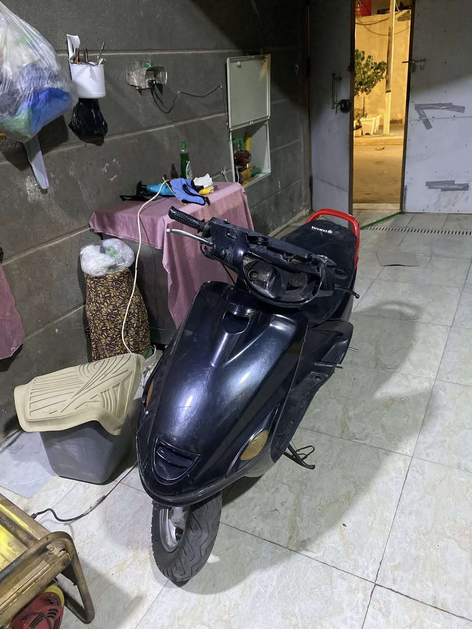 دراجه فراشه نثيه كامله نقصها باتري وتنضيف كابريته دراجه محركها ناعم خرسه كهرباءيات شغاله  دبلات بلاديات ويلات بلاديات تايرات تخم جديد اي استفسار عله الرقم *********** السعر 275 وبيها مجال حك جيه
