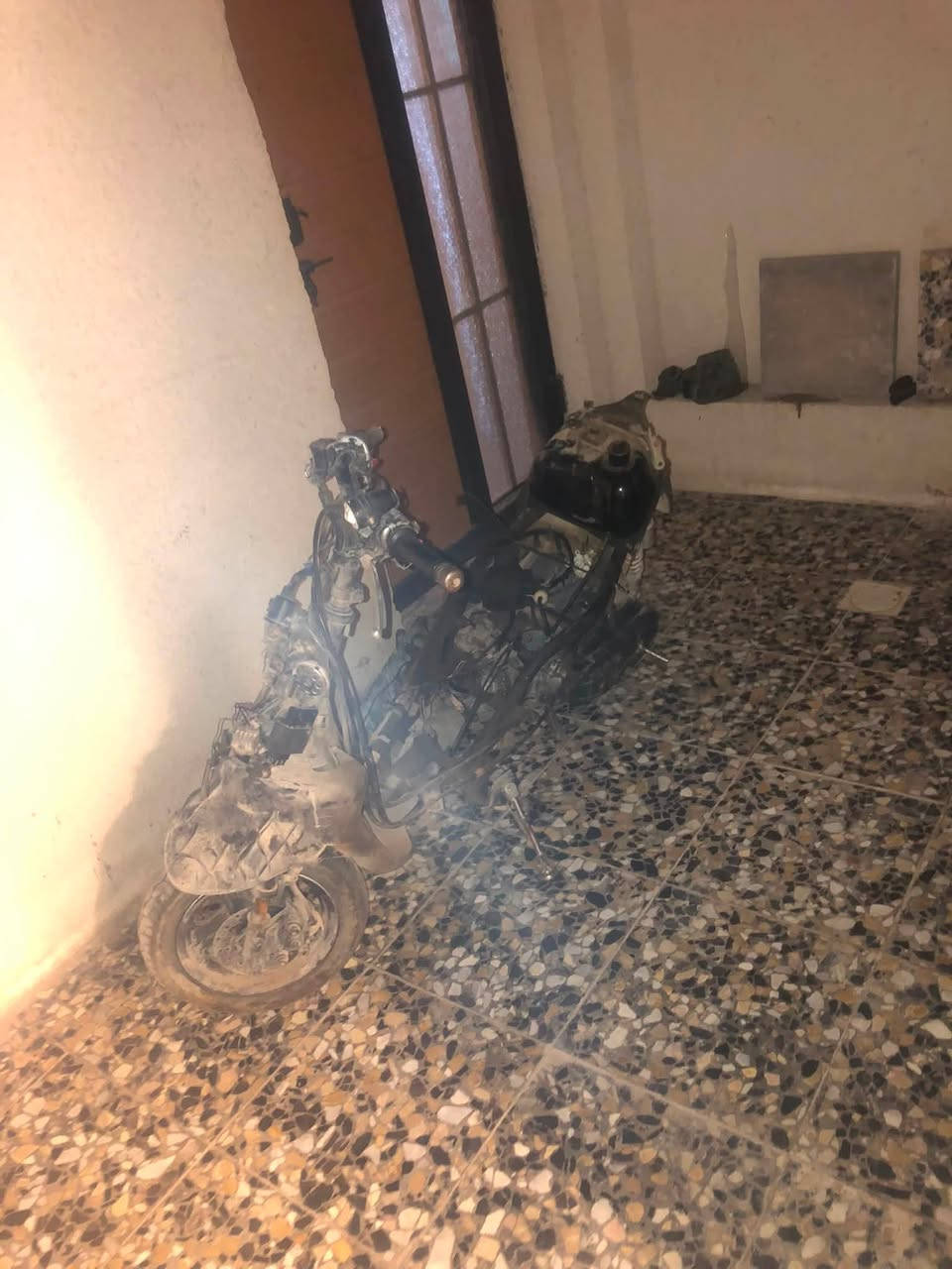 سلام عليكم ستين عصفوريه مفصخه نقص جنطه ومربوطه جطل الدراجة فقط كاطعه نارررر
رايدها ب50 قفلل كفراتها موجوده


**إذا كنت صاحب هذا الإعلان وتريد حذفه لأي سبب، رجاءا أرسل رسالة إلى الدعم الفني**