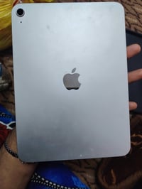 ايباد 11 بعده داخل الوكاله  عدد دورات شحن كدامك ٦٧  كامل ملحقات استخدا...