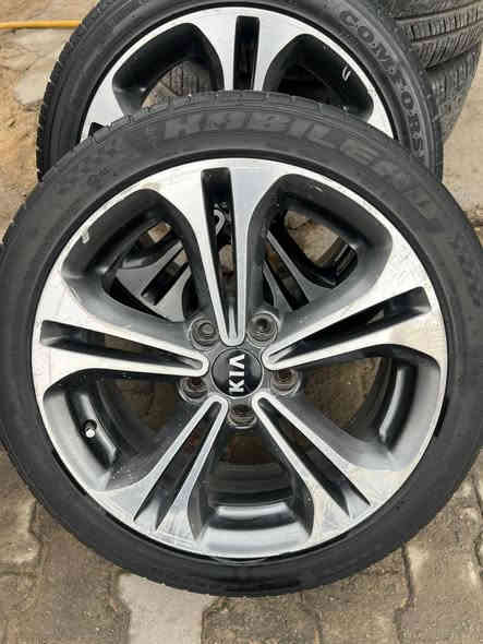 ويل كب سيراتو ١٧ اصلي مع التايرات 
نظافه ٨٠ %
السعر٣٠٠
للاستفسار***********
