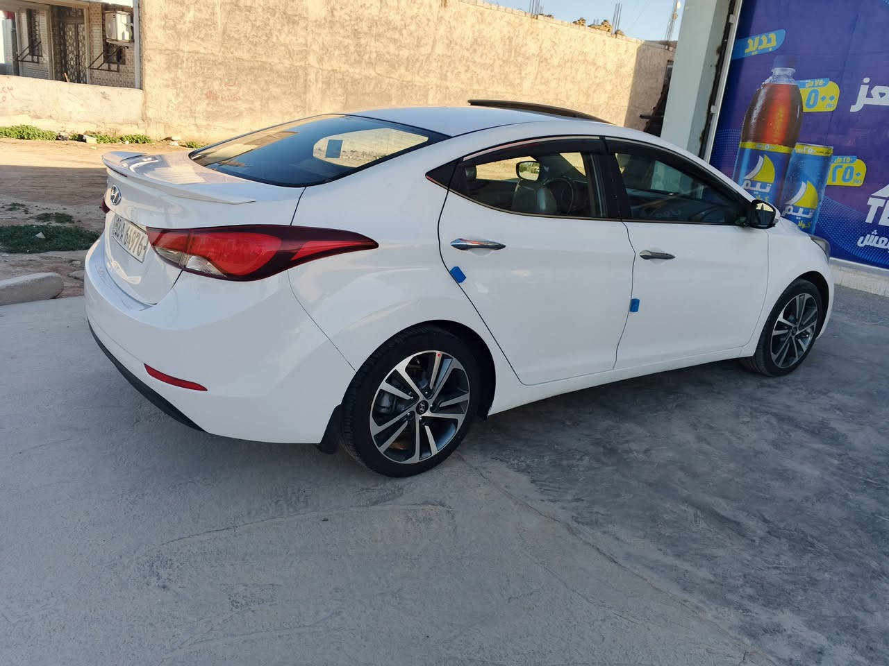 السلام عليكم 

النترا 2015 فول 

سونارها بالمنشور
 
معروضه 128

سياره بسمي تحويل مباشر 

السياره احلى من الصور
وكامله من كلشي 

مكانها بابل ورديه خارج 

الرقم ***********
