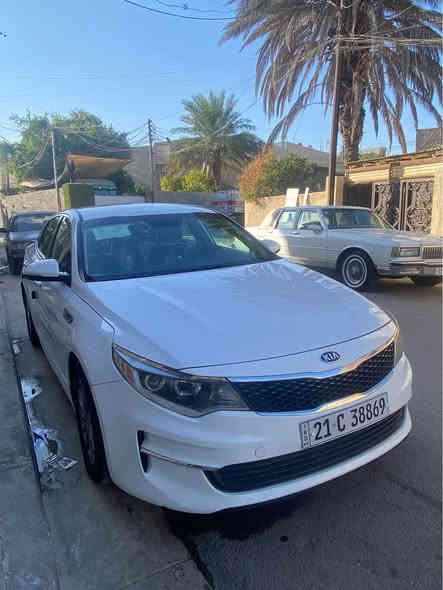 السلام عليكم عندي كيا اوبتيما للبيع موديل 2018 وارد امريكي حادث بسيط بجم كبس حادثها جاملغ امامي والباب بدون دواخل بدون ايرباك صور الحادث مرفقة بالمنشور سيارة جديدة كير مكينه بلاد برغي ممفتوح بيهن مواصفات 
1-شاشة جبيرة 
2-كامرة دوارة 
3-اشاير بالمري 
4-ويل كروم 
5-رادارات جانبية 
6-كشن كهرباء 
7-نظام كار بلي
8-مكينه 1600 تيربو طيارة شرط بدون دوانز 
مكان السيارة بغداد الطوبجي رايدها ب 123 وبيها مجال للاستفسار الاتصال *********** بغداد
