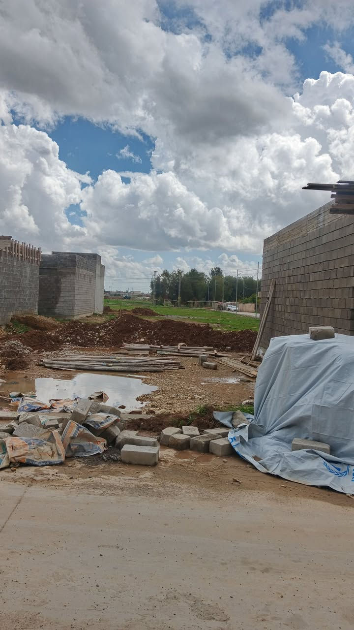 السلام عليكم ارض للبيع تقطيع أبو فهد خدمات كامله الواجها ٥ العمق ١١ونص سند زراعي 
***********
***********
