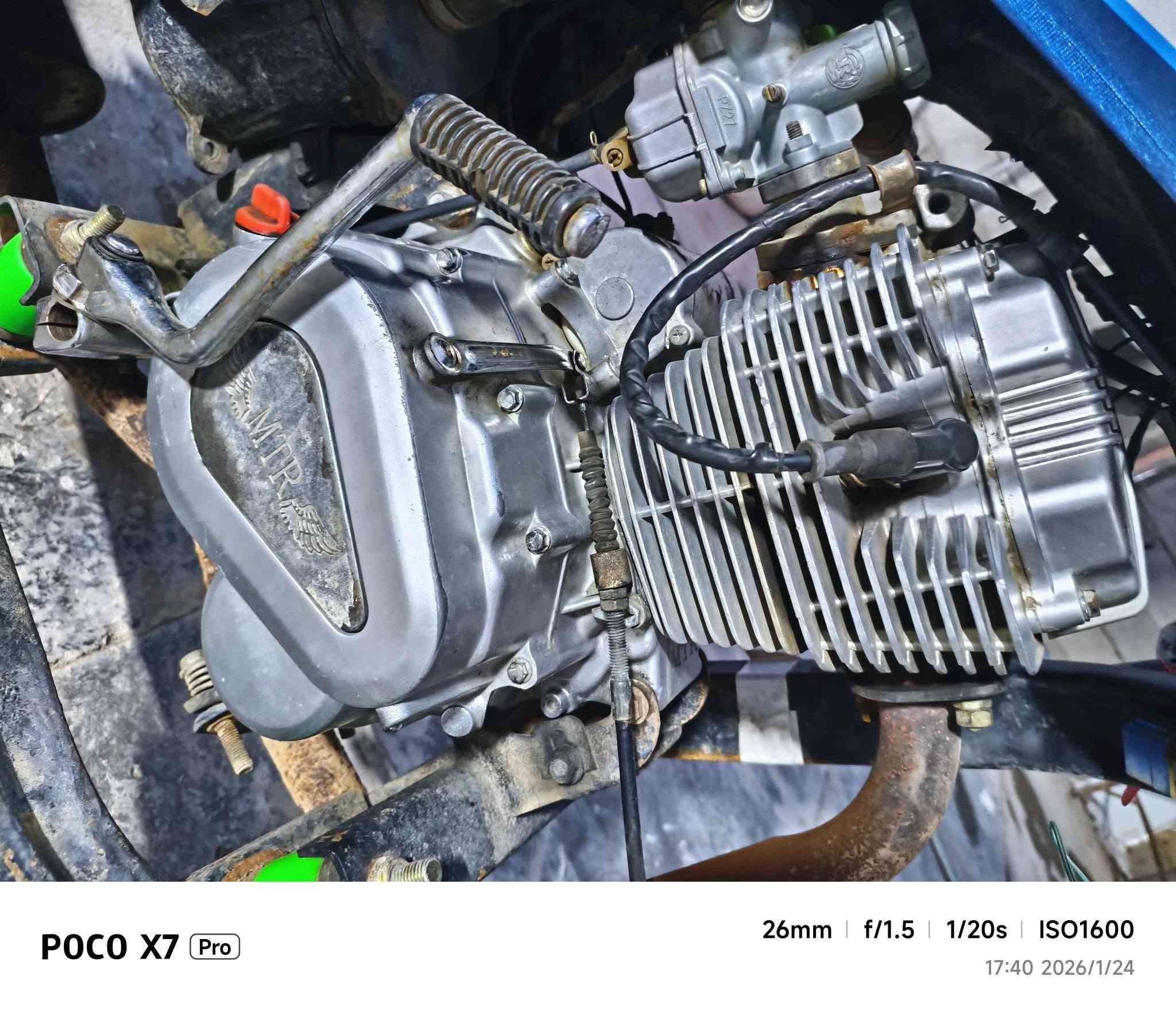 سلام عليكم ستوته للبيع مديل 18 اوراق  مكينه 21 مبدل بوش وبستم فقط مكاني كوت خاص مامتواجد رقم ***********
