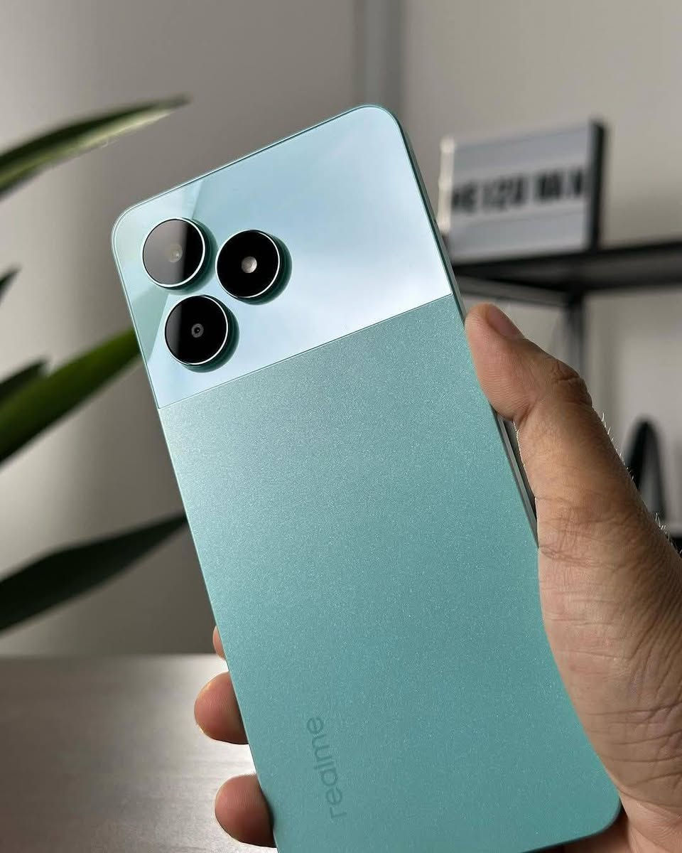 السلام عليكم ريلمي سي 51الذاكرة 128 السعر 125 الف قفلة بغداد البلديات
الاتصال على رقم الهاتف / ***********
