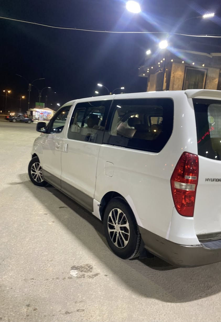 السلام عليكم 
ستاركس  2009  كاملة مكملة كير مكينة اكسل تدفئة تبريد منضومة كاملة شادهة نافضهة نفض شرط فريز امامي فريز خلفي راديتر كمبريسر تبريد انجماد  مكفولة من الصبغ والضربة  

شاشة كامرة خلفية  باب كهربائي. كشن يم الباب كلابي محور  السيارة بسمي رقم انكليزي الجديد  تحويل ثاني يوم 

مكان السيارة بابل_ الاسكندرية   الشراي خابر وبيك خير وتدلل. غير متواجد عالفيس 

***********
