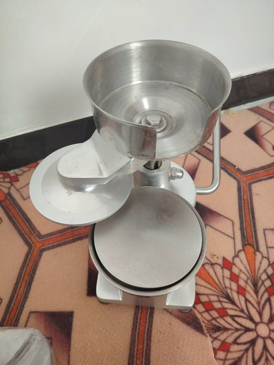 كابسة بركر تركي اصلي
مستخدمة اسبوع
ب١٠٠
بغداد الكرادة 
***********
