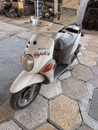 دراجه فله موديل ٢٠١٤ الدراجه المكينه مكفوله ناعمه بس شوي الكفرات بيهن ...