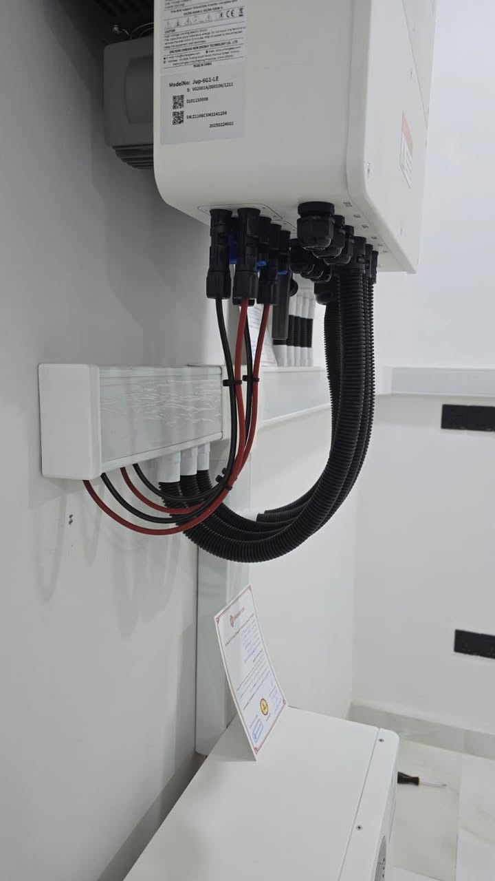 اللهم صل على محمد وآل محمد
تنصيب منظومة طاقه شمسيه 
١٨ امبير نهاري / ١٥ امبير ليلي لمدة ٤ ساعات
لوح شمسي فيلادلفيا ٦٠٠ واط عدد ١٠ ضمان ١٢ سنه
انفيرتر شيساج ٦ كيلواط ضمان ٥ سنه
بطارية شيساج ١٦ كيلواط.ساعه ضمان ٥ سنه
هيكل حديد مغلون ثقيل
اسلاك dc / كومباينر بوكس ICHYTI
بالخير على صاحب البيت 🤲🤲
*********** م.زيدون البعاج
*********** م.حسنين البعاج
*********** م.عقيل العقابي
مكتب البعاج 
وكيل شيساج في الديوانية
