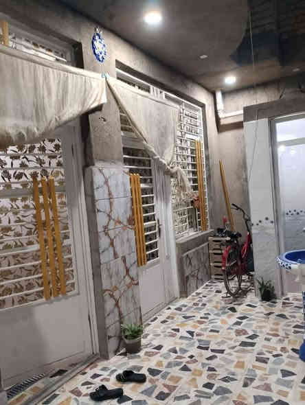 السلام عليكم دار للبيع المساحة ١٥٠متر العنوان الشعلة دوانم شارع ٦٠شارع ابو طيارة البيت يحتوي على (استقبال مطبخ مفتوح على الحولي وغرفة نوم وحمام داخلي وحمام خارجي وكراج ومنور الطابق الارضي )
والطابق الثاني غرفة نوم عدد ٢ وحمام مشترك وحولي)
والسطحين شتايكر السعر على الخاص رقم الهاتف

(*********** ) واتساب
