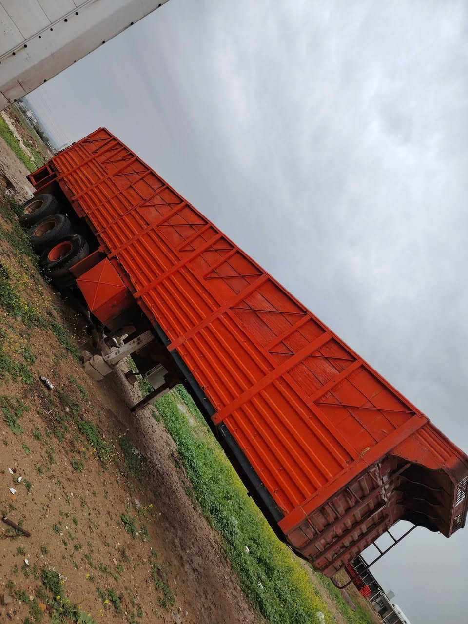 عربانه للبيع الطول 12 متر ونص
ثلث دناگير مجموعه دنگير واحد امامي رفاع
السعر 70 وبيها مجال المكان كركوك قضاء الدبس
للأستفسار *********** / ***********9
