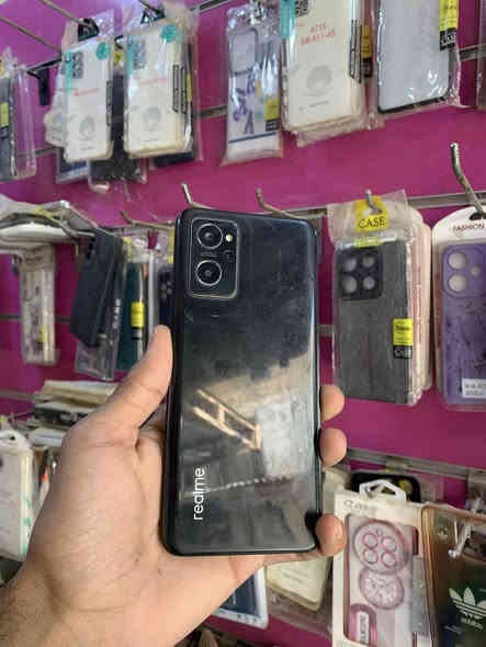 السلام عليكم 
ريلمي 9i ذاكره ١٢٨
عشوائيه 8+4 
مكفول من كلشي سعره 
 100
الموقع سوق الجمعه مقابيل مخللات الكرار
***********

