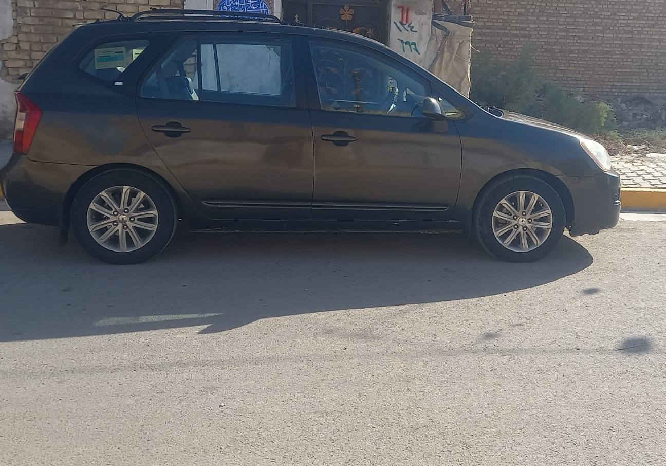 السلام عليكم كياكارنز 2009
محرك2400 جديد وضفيره جديده كشرته حلوه مبدل بيه جاملغ جهت السايق وجراد بالقماره  بغداد الماني السعر 105 وبيه مجال موبايل*********** /***********
 بيهن واتساب
