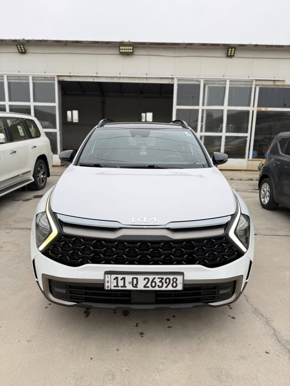 سلام عليكم

سبورتج امريكي للبيع 
امريكي موديل 2023 لون  ابيض 
- ضرر السيارة بيها باب صندوك صبغ اثر بارد

خشم جامرلغ اصبعين صبغ وبيها وره باب سايق شبر صبغ

-مواصفات  

بصمة

كشنات جلد 

شاشة متصلة 

صندوق كهرباء 

شحن وايرليس ومنافذ شحن خلفية 

رادار امامي وجانبي 

حساسات 

كرسي سائق كهرباء والكراسي الامامية تدفئة 

هاند بريك دكمة 

ترحيب عند الاقتراب وبصمة دخول ذكي 

تشغيل عن بعد 

-انظمة قيادة( سبورت، نورمال ، سمارت )

قطعتين تبريد  

فور ويل 

قيادة ذاتية ( تحديد مسار وتحديد سرعة ) 

توقف ذاتي

اشاير بالمري 

شاشة لمس متغيرة للتحكم بالميديا والتبريد 

تحكمات فول بالستيرن وبعد بيهة مواصفات 

-سيارة ماشية112 الف مرقم بغداد 

باسمي 
سعرها 223وبيها مجال 

‭0770 472 0277‬
