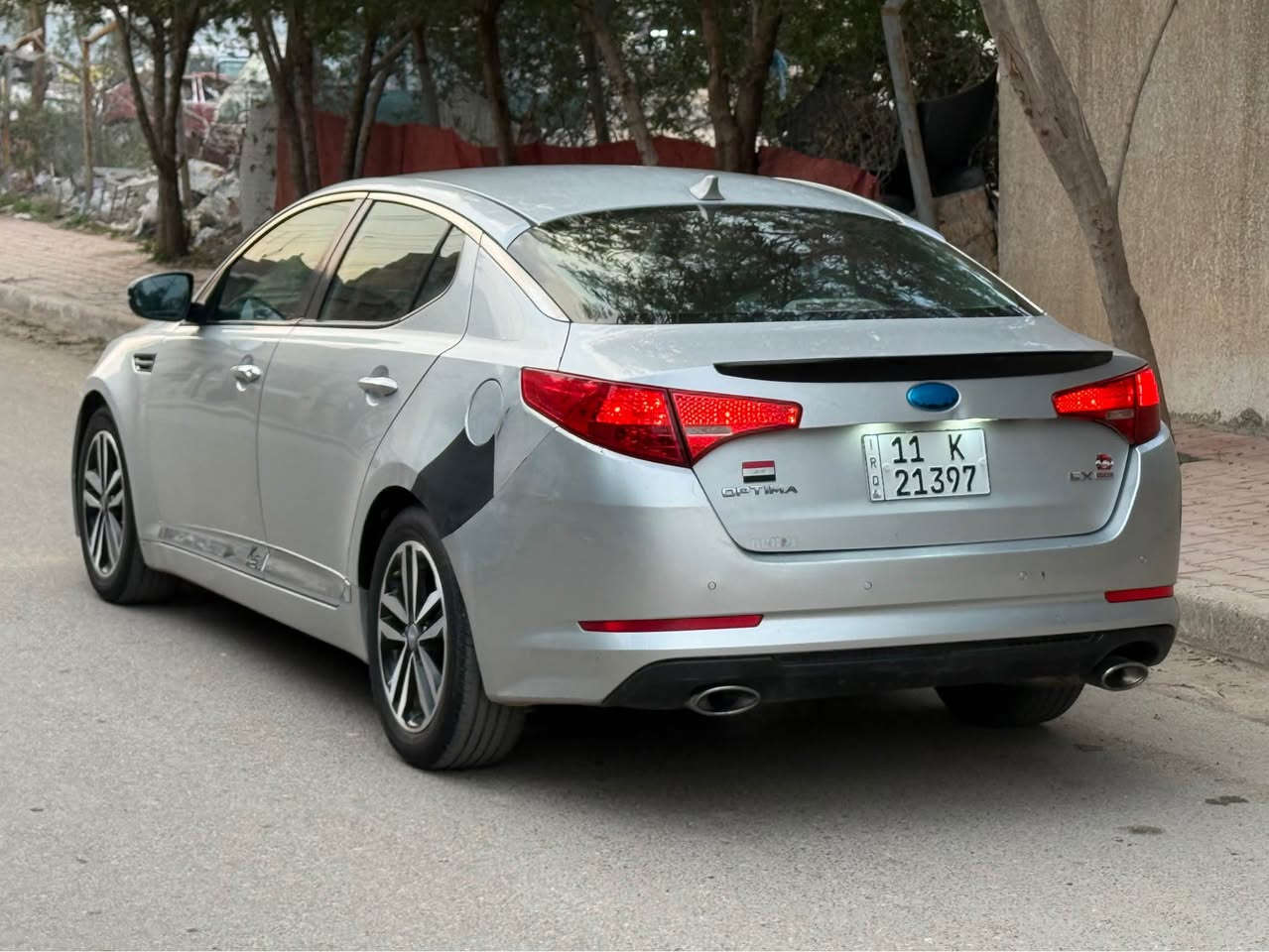 اوبتما 2013 
نص فول 
بصمه قطعتين تبريد 
كشنات جلد كهرباء 
لايت زنون بلاد حساسات خلفيه 
محرك 2400 صدر نضيف تايرت نضيفه 
للبيع السعر 96 ورقه *********** 
حادث جاملغ وبنيد وبلعراق جاملغ السايق الفارس, صلاح الدين
