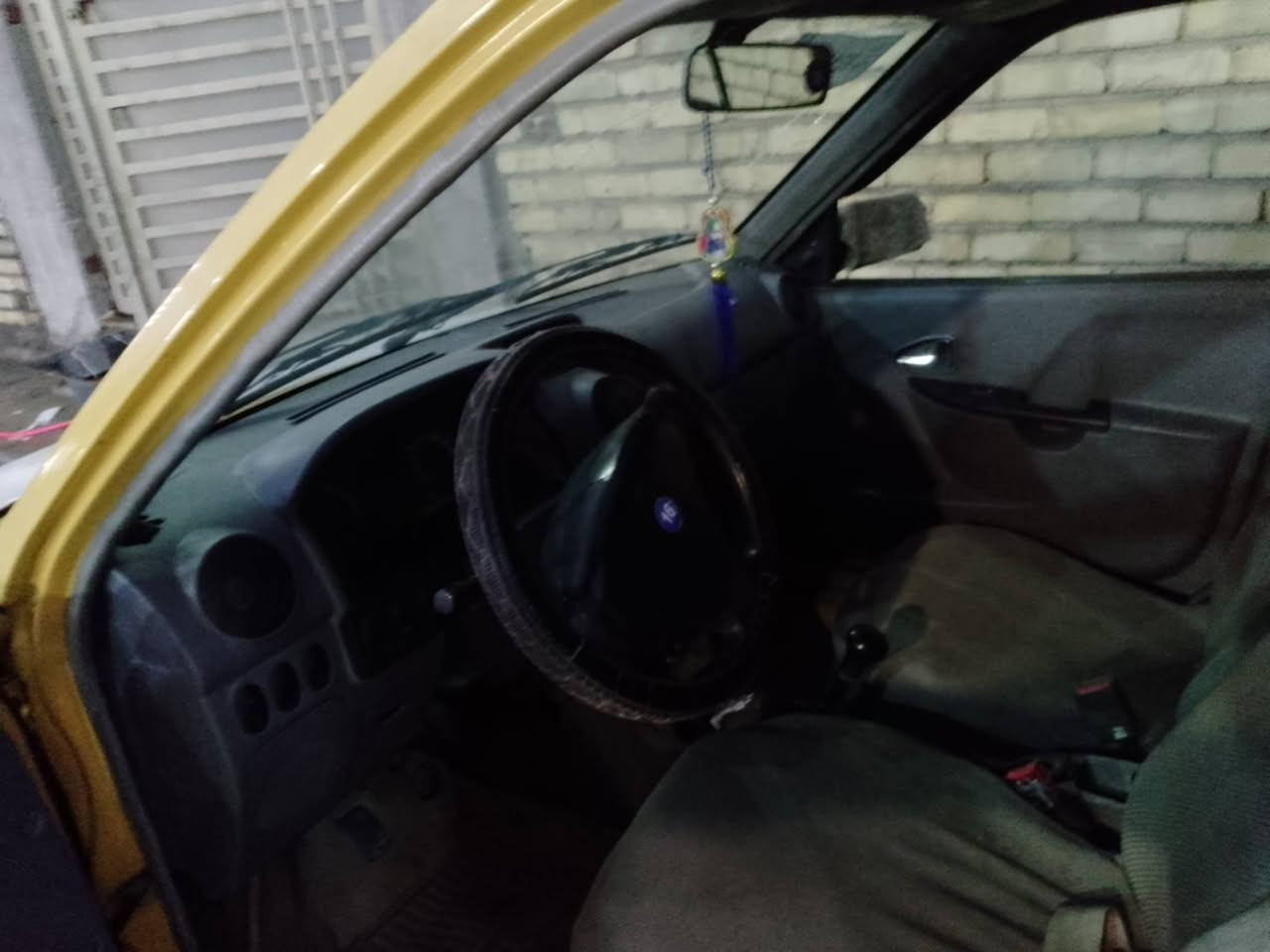 سلام عليكم سايبه للبيع او مراوس موديل ١٢ مابيه نواقص فقط المكينه مجفت جديد تجفيت كامل بس بقه بيه صوت بس اول ماتشتغل ويكطع عليه هيئه ٤٥٠ ع مشتري راعي السياره موجود مكانه بغداد شعب سعر ١٧ وبيه مجال ***********
