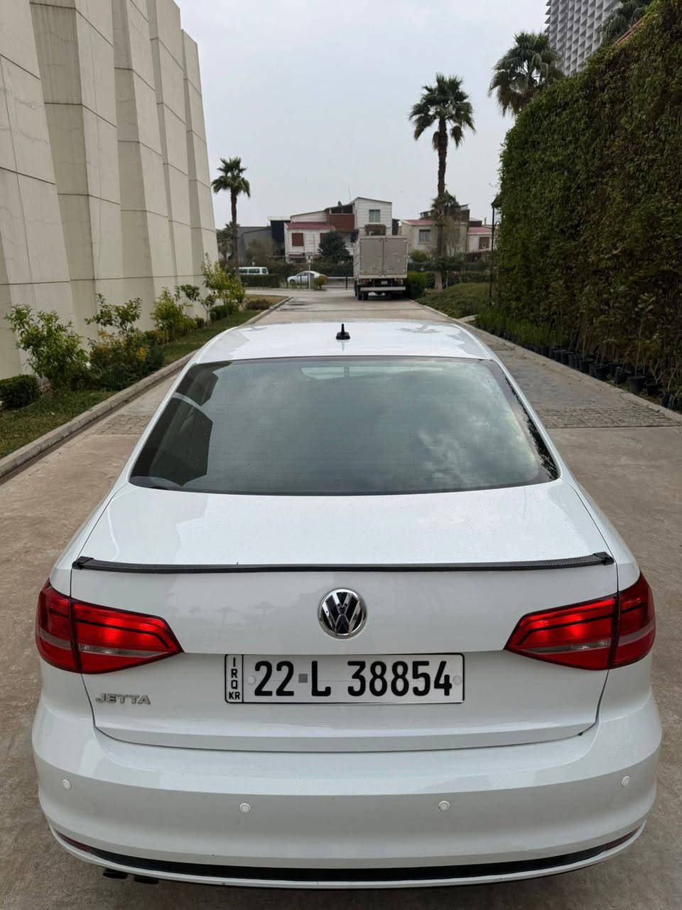 جیتەی خەلیجی ٢٠١٥ شکل ٢٠١٦
مەکینە ٢.٠ بێ تۆربۆی مەرخوب 
سەیارەکی زۆر پاک و بئ مەسروفە سەنەوی و هەموو شتی نوێیە 
سەیارەکە مواسەفاتی زۆر جوانە شاشە و حەساس و ٤ جام کارەبایی ویل کەپ و زۆر مواسەفاتی تر لە خەلیجی دەرەجە ٢ە 
سەیارەکە زۆر پاک ماوەتەوە تەنیا ١٢٠ هەزاری حەقیقی رۆشتوە وە هەموو شتێکی بە شەرتە کوێت پێ باشە فەحسی بکە 
وەکو سبوخ تەنیا ٢ پارجەی سبوخە بئ ناو گرتن جاملخ وە دەرگا پشتەوەی لای سایەق وە ١ بستی بونیتیشی هەیە هەموو ئیرباگەکانی بە شرتە نەتەقیوە دەعمی قورسی نیە لێخشان بوە 
وەکو نرخ داوای ١١٥ وەرەقە لێ دەکەم وە مەجالی هەیە
تەلەفۆن و وەتساپ
*********** أربيل, العراق
