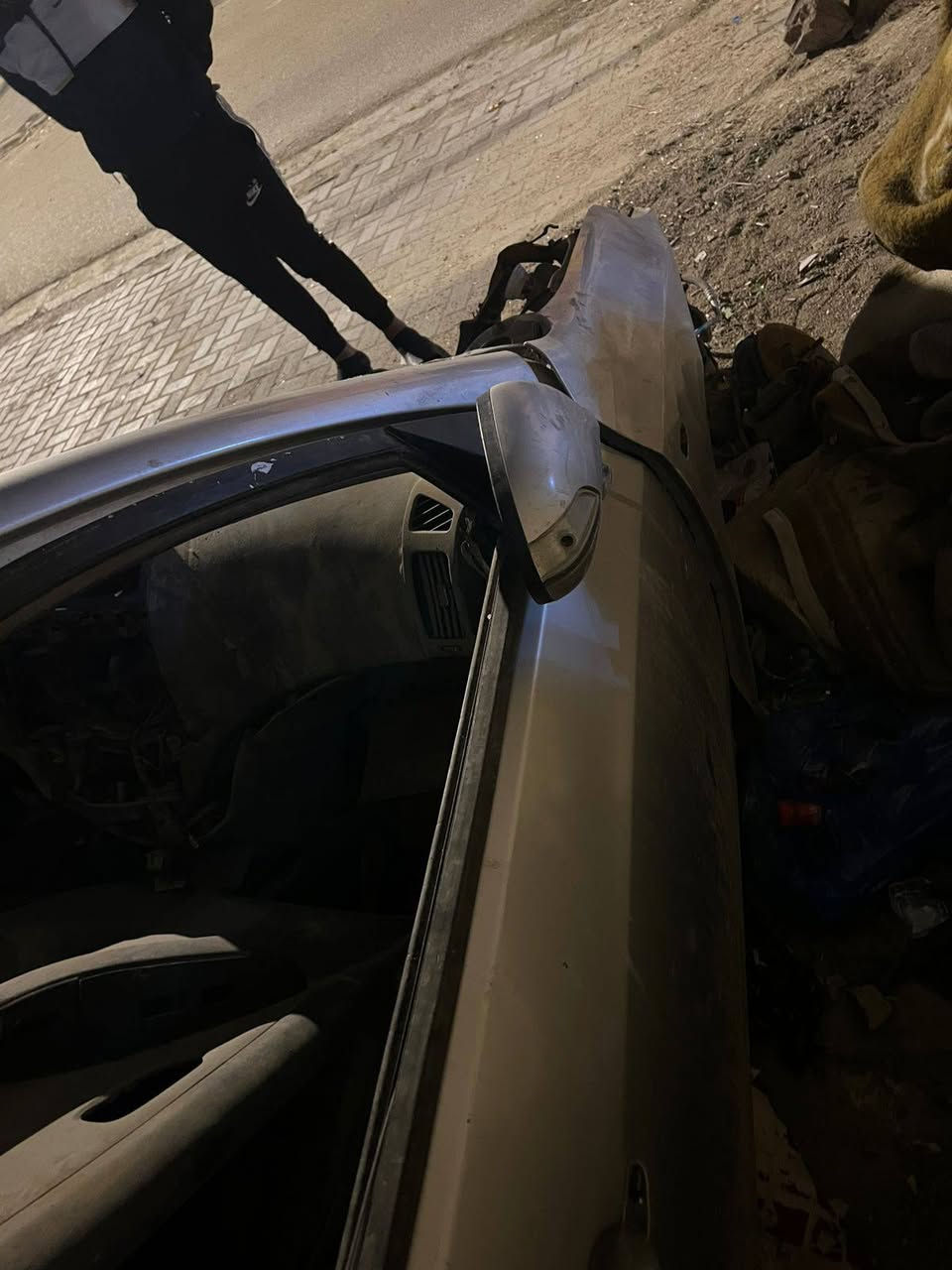 يالله سلام عليكم شباب سياره عندي لبيع النتر صابونه لبيع بيه ضربه بجم رقم بصره بسمنه سياره حلوه ونضيفه بس يرادله ترتيب مكاني بصره تشتري منا احولك منا مديل 2011 مستعجل على البيع رقمي *********** السعر 25 وبيه مجال قليل مضرر كلش لحد يكسر
