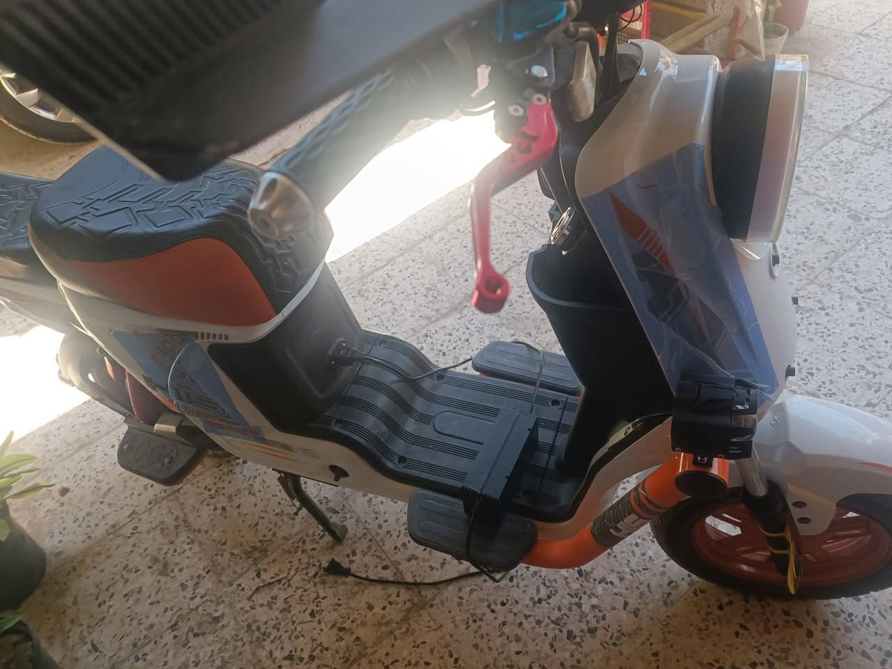 دراجة شحن للبيع h900 نضيفه سنة من مشتريه ديالى بعقوبة ***********
