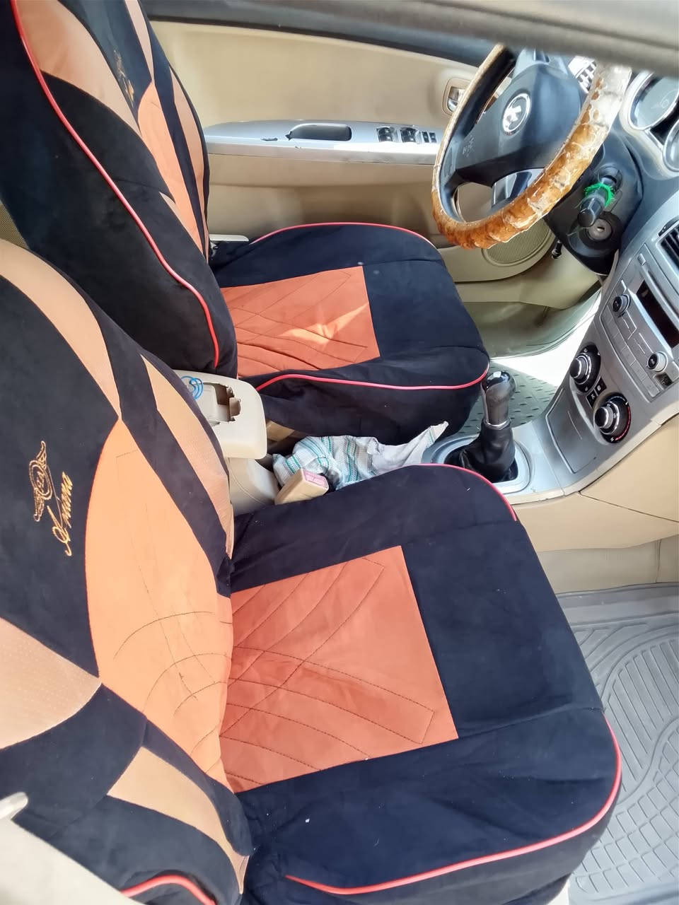 سلام عليكم سياره للبيع 45 وبيه مجال سياره نضيف***********
