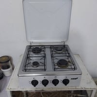طباخ • ٤ عيون