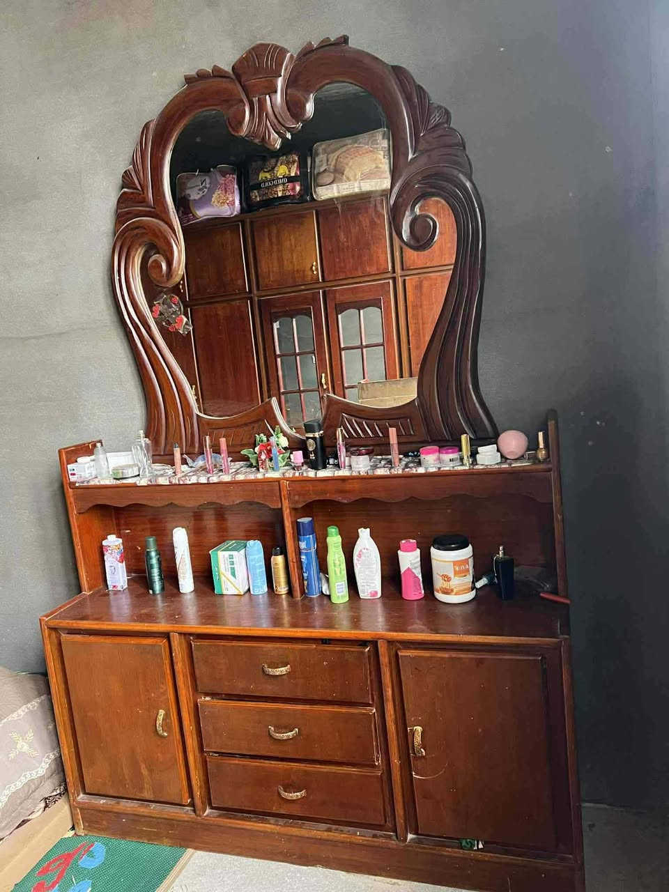 سلام عليكم يوجد غرفه نوم صاج عراقي جاهزه بسعر مناسب الاستفسار على هاذه الرقم *********** بي واتساب مفتوح
