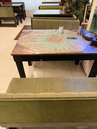 طاولة ٤ كراسي • طاولة ٢ كشن