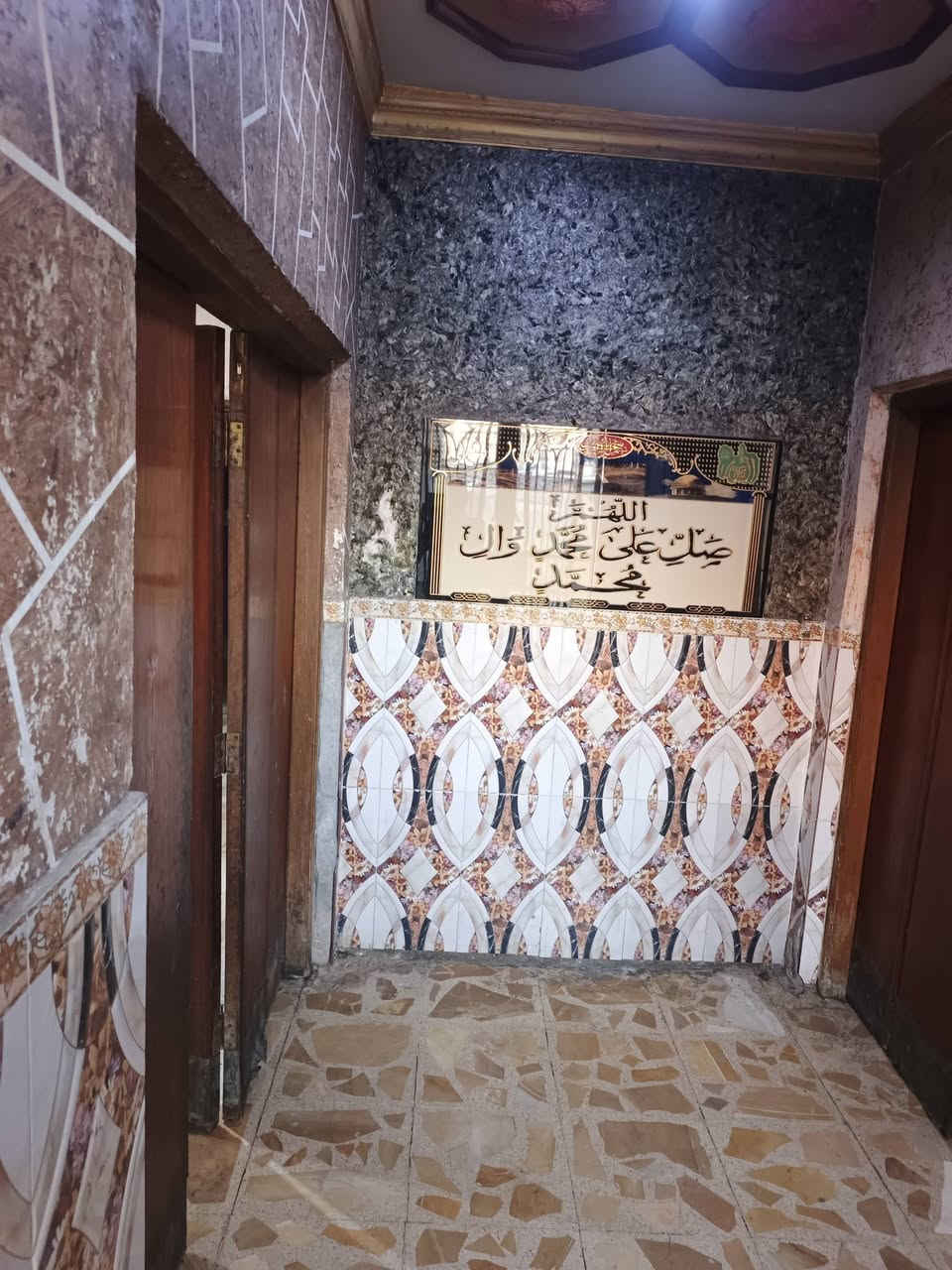 لليجار منطقت الشعب قرب سوق شلال  يجار 500

***********
