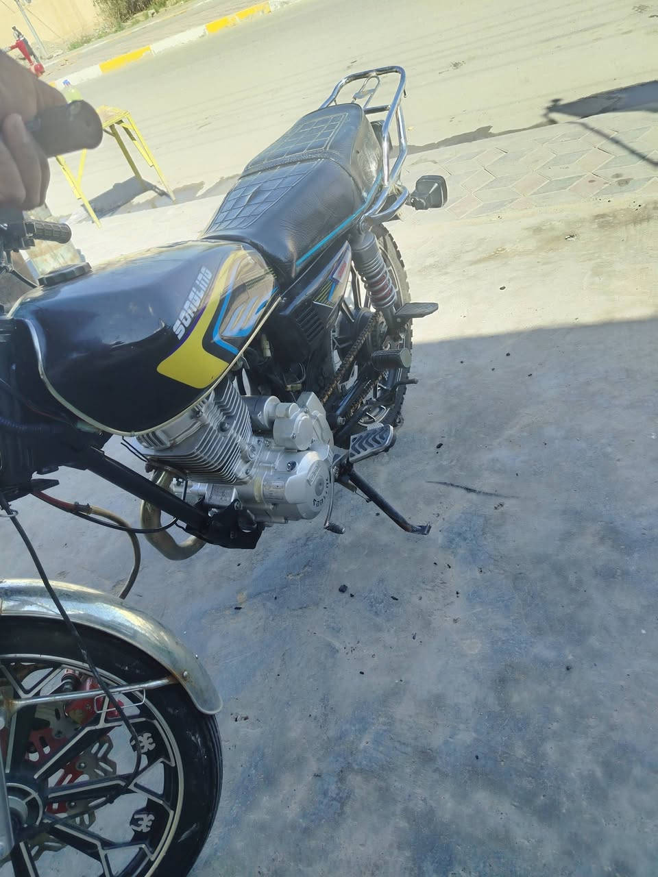 السلام عليكم للبيع سيفان موديل ويل الجدام اعوج ول شاشه طافيه  25محرك مفتوح نشاط فول السعر  450  اتصل وتدلل. ***********
