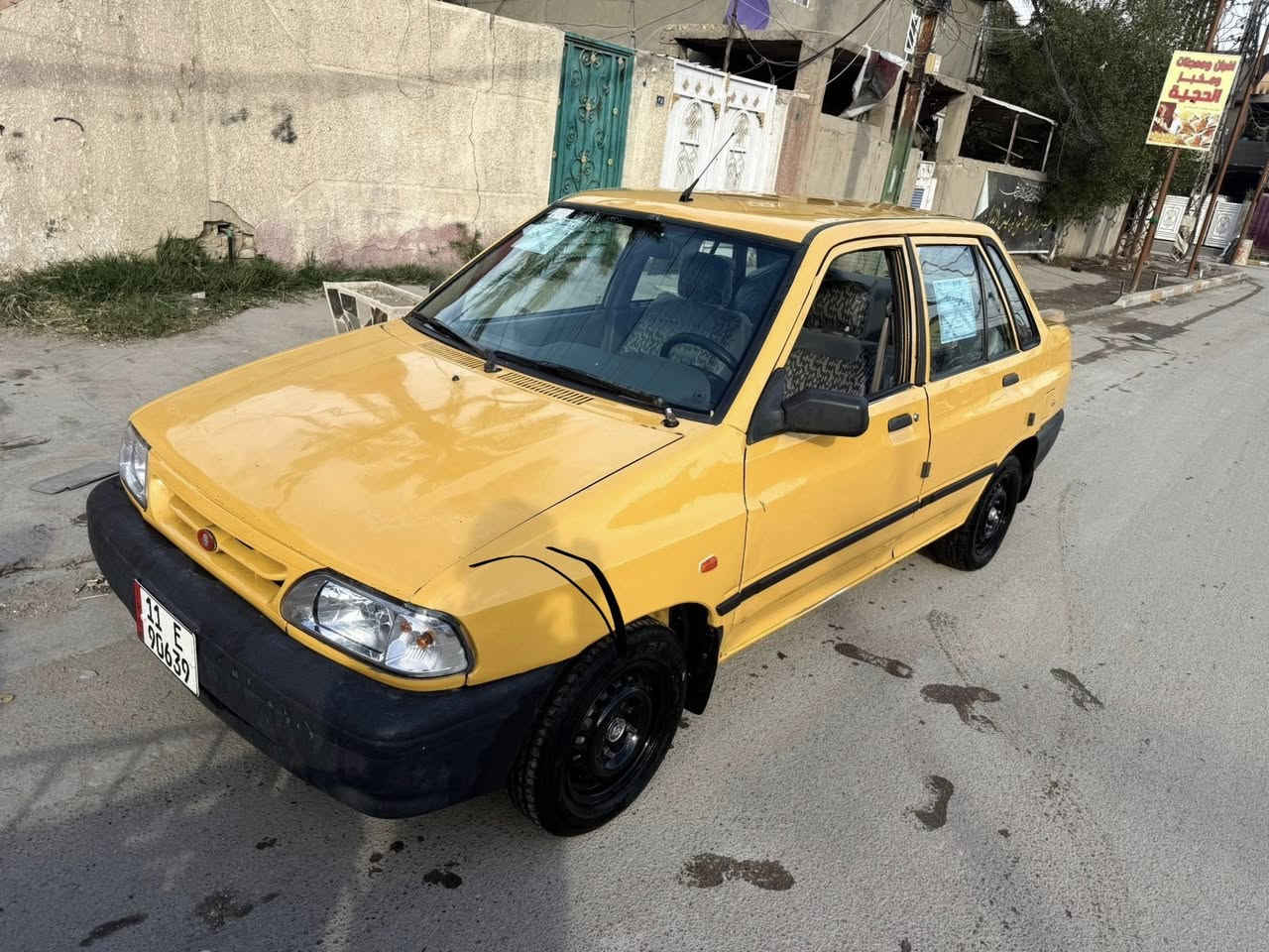 سلام عليكم سايبه موديل 2013 مكينة وكير و حداديه و شواصي مكفولات بيها صبغ لمشر عليه والباقي مكفول السعر 32 وبيها مجال هاتف *********** مكان نهايت حي اور
