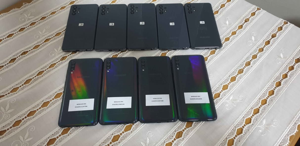 A32 128g/4g
A70 128/6g أنيركي, أزيلال


**إذا كنت صاحب هذا الإعلان وتريد حذفه لأي سبب، رجاءا أرسل رسالة إلى الدعم الفني**