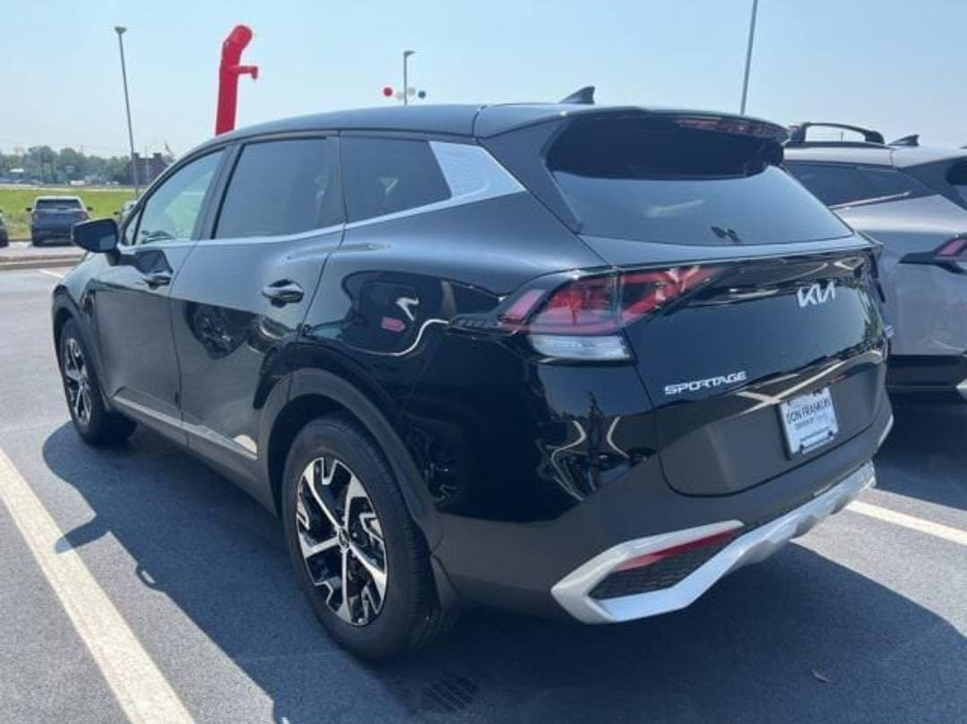 السلام عليكم
سبورتج للبيع بسعر مناسب
موديل 2025 الحجم الكبير الشاصي الطويل
محرك  2500
حادثها عبارة عن اضرار طفيفة
الترايش البلاستيك مال القمارة مشلوعات و موجودات داخل السيارة
الجامة الامامية مكسورة
شخط بالبنيد
طعجة خفيفة متبين بين الجاملغ و البنيد جهة السائق
 EX السيارة فئة
 بصمة وتشغيل عن بعد
كشنات جلد
تدفئة بالكشنات
منفذ شحن بالكشنات
شحن وايرلس
كرسي السايق كهربائي
رادار امامي تنبيه خروج عن المسار
اشاير بالمري
تحكمات بالستيرن
اوتو ستوب و اوتو هولد
٣ مودات للقيادة
تبريد امامي خلفي
هواي مواصفات بيها
السيارة مشحونة مباشر للبصرة
موعد وصولها ٢٠ _ ٢٥ يوم اذا الله سهل
السعر ١٥٤ ورقة فقط واصلة لميناء ام قصر
بدون كمرك
***********
