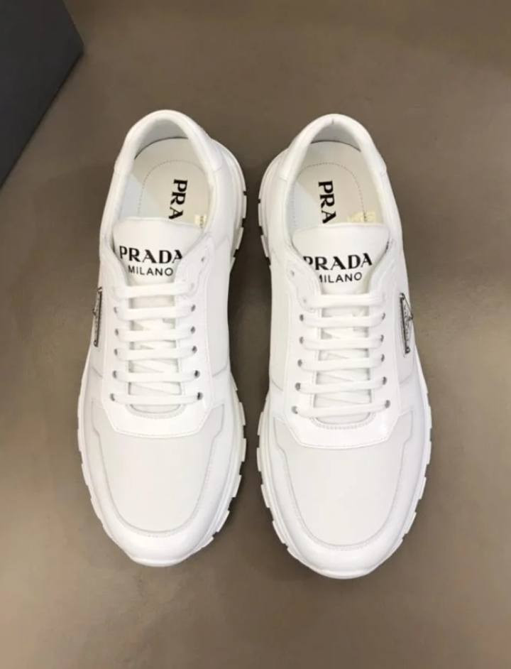 أناقة إيطالية، راحة خيالية. حذاء Prada Milano الأصلي متوفر الآن 🇮🇹


**إذا كنت صاحب هذا الإعلان وتريد حذفه لأي سبب، رجاءا أرسل رسالة إلى الدعم الفني**