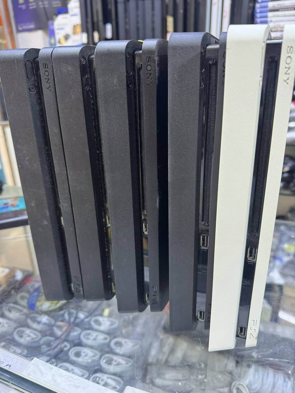 اجهزة فور مهكر نظام 12وً 9
لوك ستيكر ضمان
يجي هارد تيرا و 500
موصل حي نور
***********
