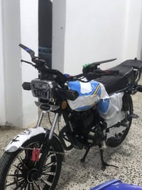 سونك 2025 محرك200cdf ضاقطه وزنجيل يعني بدون رجه دراجه محركها مكفول وين...