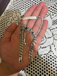 متاح اثنين سوارات فضة 925 مفحوص اصلي شرط وزن 48 غ سعر 155 الف وي توصيل...