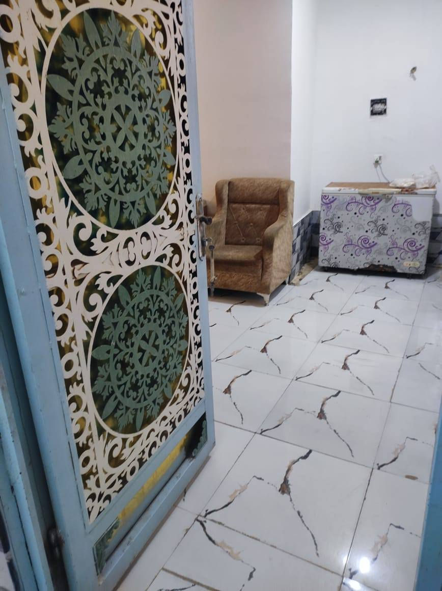 بيت للبيع مساحته ١٠٠ متر ناحيه اسديناويه بل عصوم سعره ٣٥ ***********
