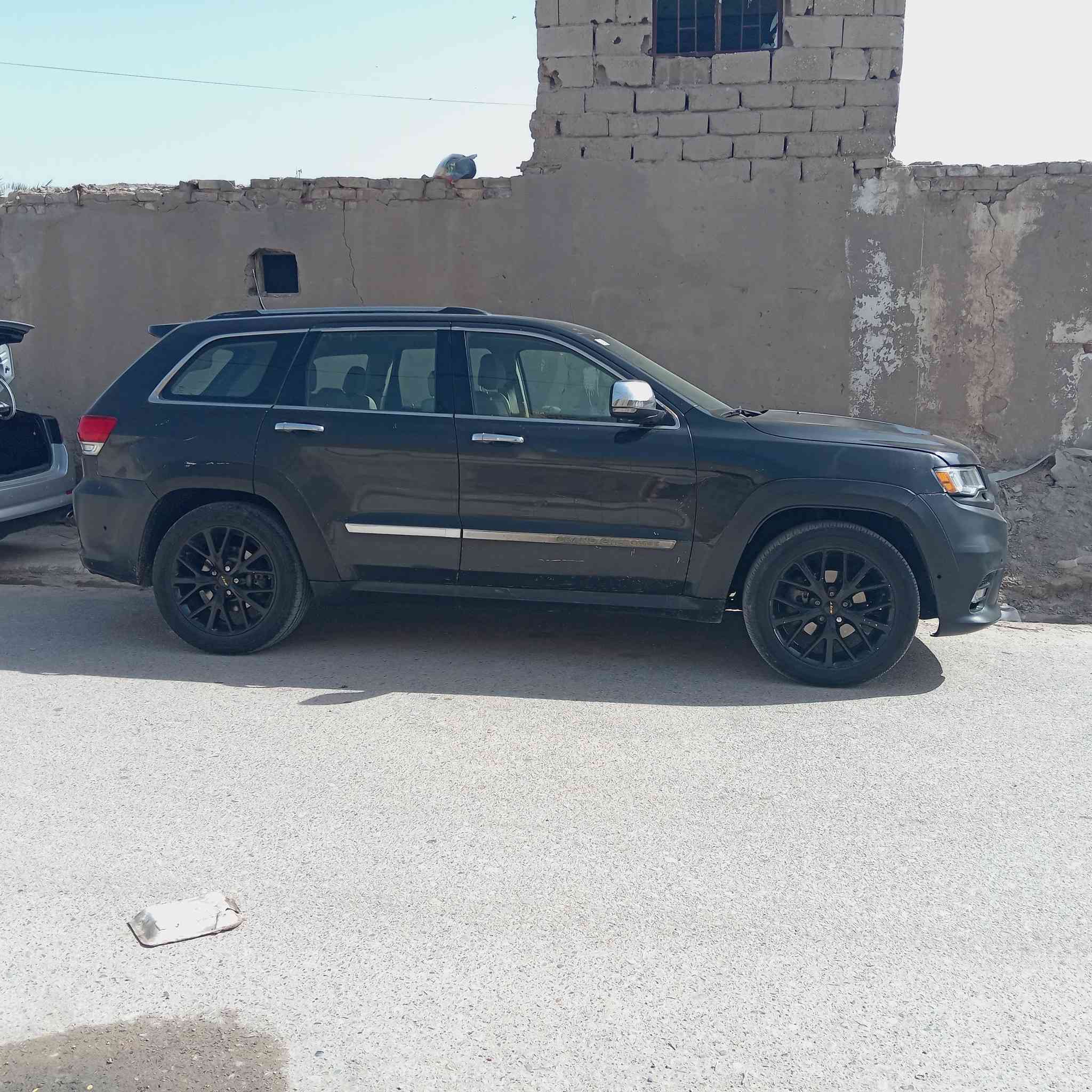 جيب لاريدو موديل ١١ بغداد رقم انكليزي جديد مكانه سماوه السعر ١٤٥ أو بيه مجال بسيط *********** بلعافيه عل اليشتري
