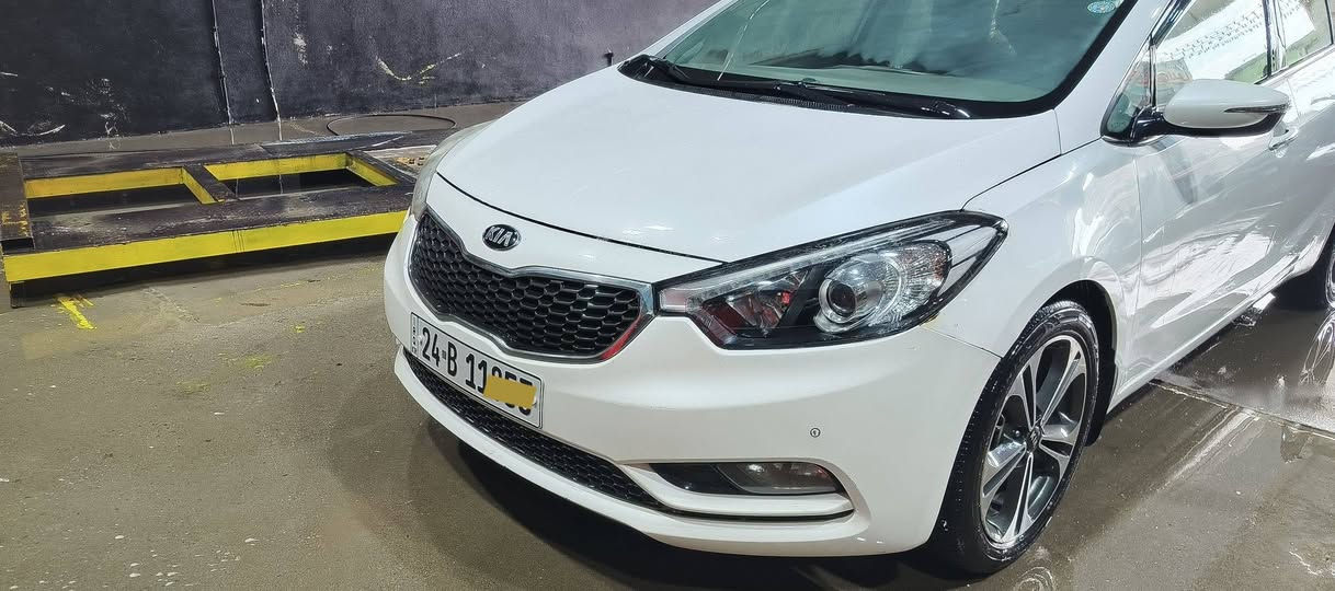 السلام عليكم 
كيا سيراتو 2014 خليجي محرك 16 دوش كير ومكينه مامفتوح رقم دهوك (بااسمي) هزه ورقم وسنويه جديد 
ماشي 239 الف
قطعيتين تبريد ثلج
3 كير شفتات
مري شفط
تنته اسلايد
حساسات امامي خلفي
مانع انزلاق
5 ويل كب
سياره فول عدا البصمه
*********** 
‏‪***********‬‏
مكاني دوميز دهوك 
الضرر فقط ملاحضات مرفوق مع الصور
