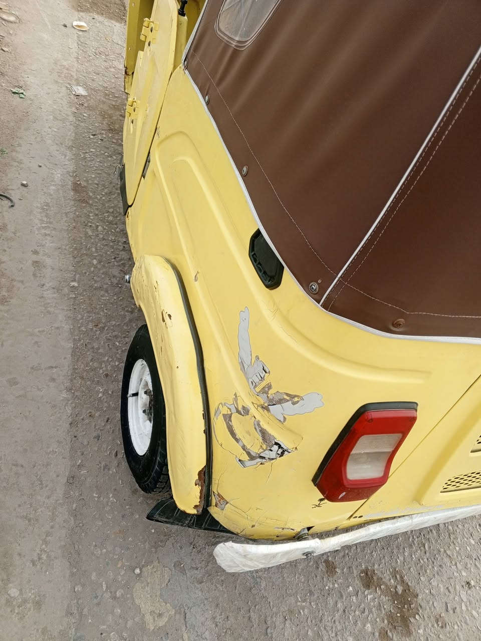 تكتك 21سعره 6و300 وبيه مجال ***********مكاني كربله
